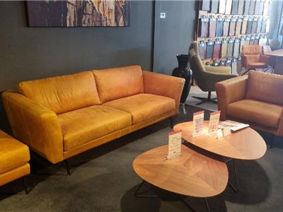 Lederland EINDHOVEN Showroommodel alabama  3 zit + fauteuil en voetenbank